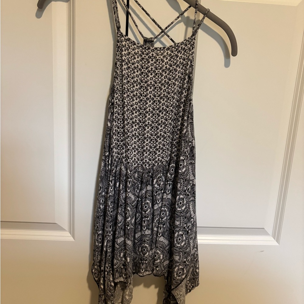 Abercrombie & Fitch Black and White Floral Tank Top